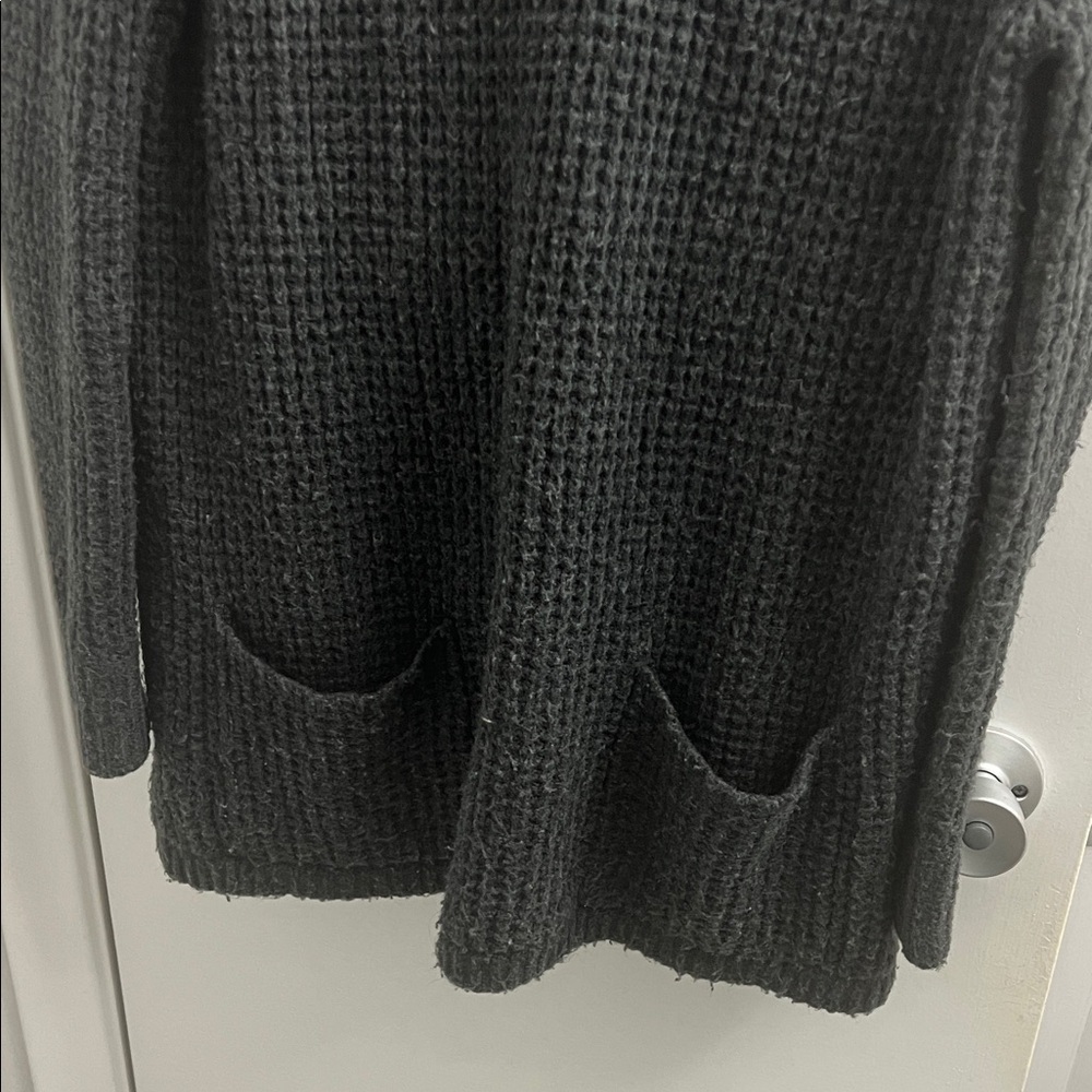 🖤 Cozy Black Knit Crew Neck Sweater | Classic Warm Winter Pullover - Picture 5 of 10